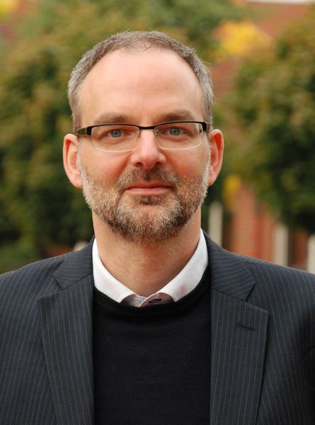 Dr. Ivo van den Berk